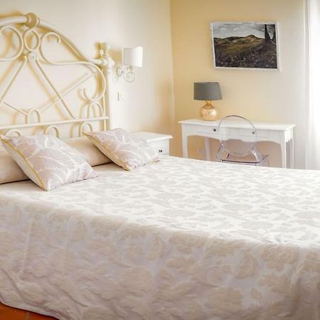 צ'רטאלדו Hotel Il Castello מראה חיצוני תמונה