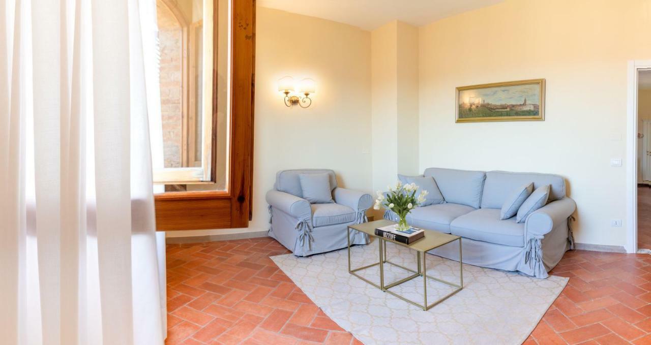 צ'רטאלדו Hotel Il Castello מראה חיצוני תמונה