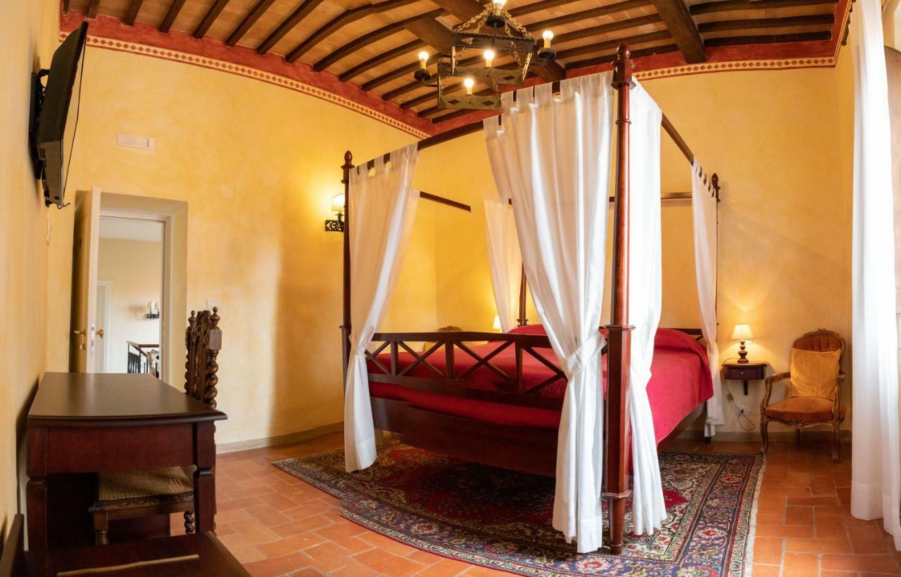 צ'רטאלדו Hotel Il Castello מראה חיצוני תמונה