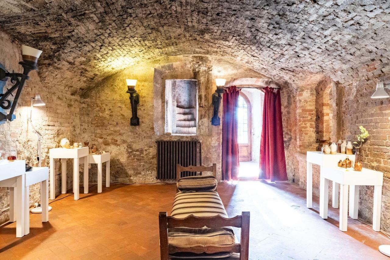 צ'רטאלדו Hotel Il Castello מראה חיצוני תמונה