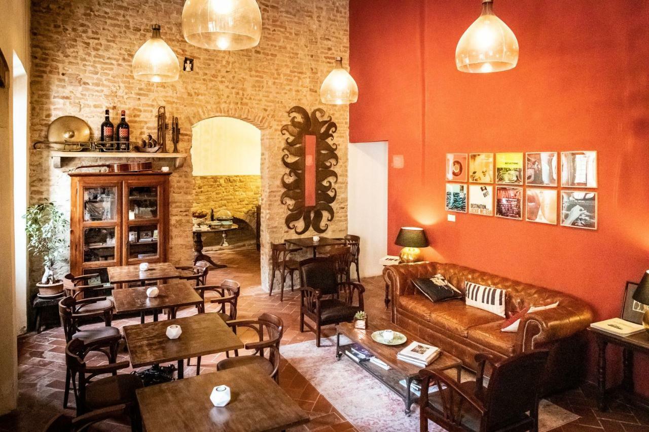 צ'רטאלדו Hotel Il Castello מראה חיצוני תמונה
